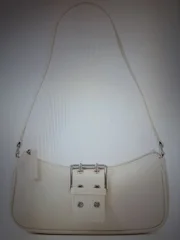 I lost my handbag bag near 2 Canal Way landbrook grove. 
Brand: MONKI 
Colour: W