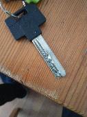 Lost bunch of keys. One key is like in the picture attached. Lost it today betwe