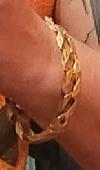 Hi I've lost my gold bracelet in Canary wharf 