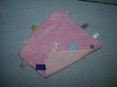 My daughter lost her pink cuddly blanket (+/-20 cm, square), with labels, somewh