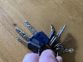 I found a set of keys on the path just east of the fun fair in Burgess Park. Qui